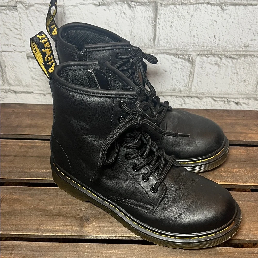 Dr Martens 1460 junior softy T leather lace up boots size 2